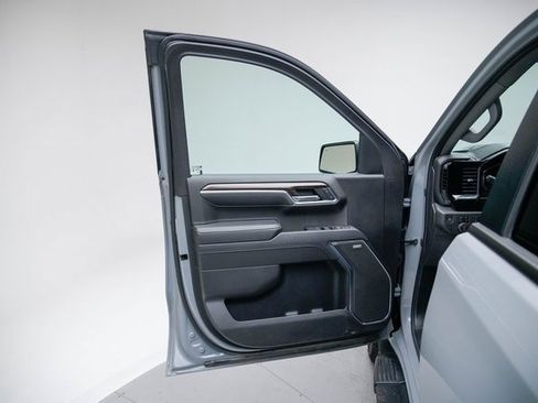 Used 2024 Chevrolet Silverado 1500 LT Trail Boss w/ Convenience Package II image 21