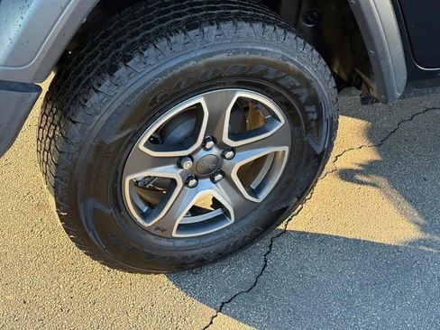 Used 2020 Jeep Wrangler Unlimited Sport S w/ Sun And Sound Package image 9