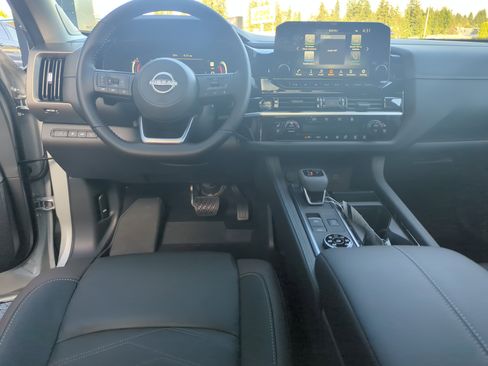 New 2025 Nissan Pathfinder Platinum w/ Cargo Package image 13