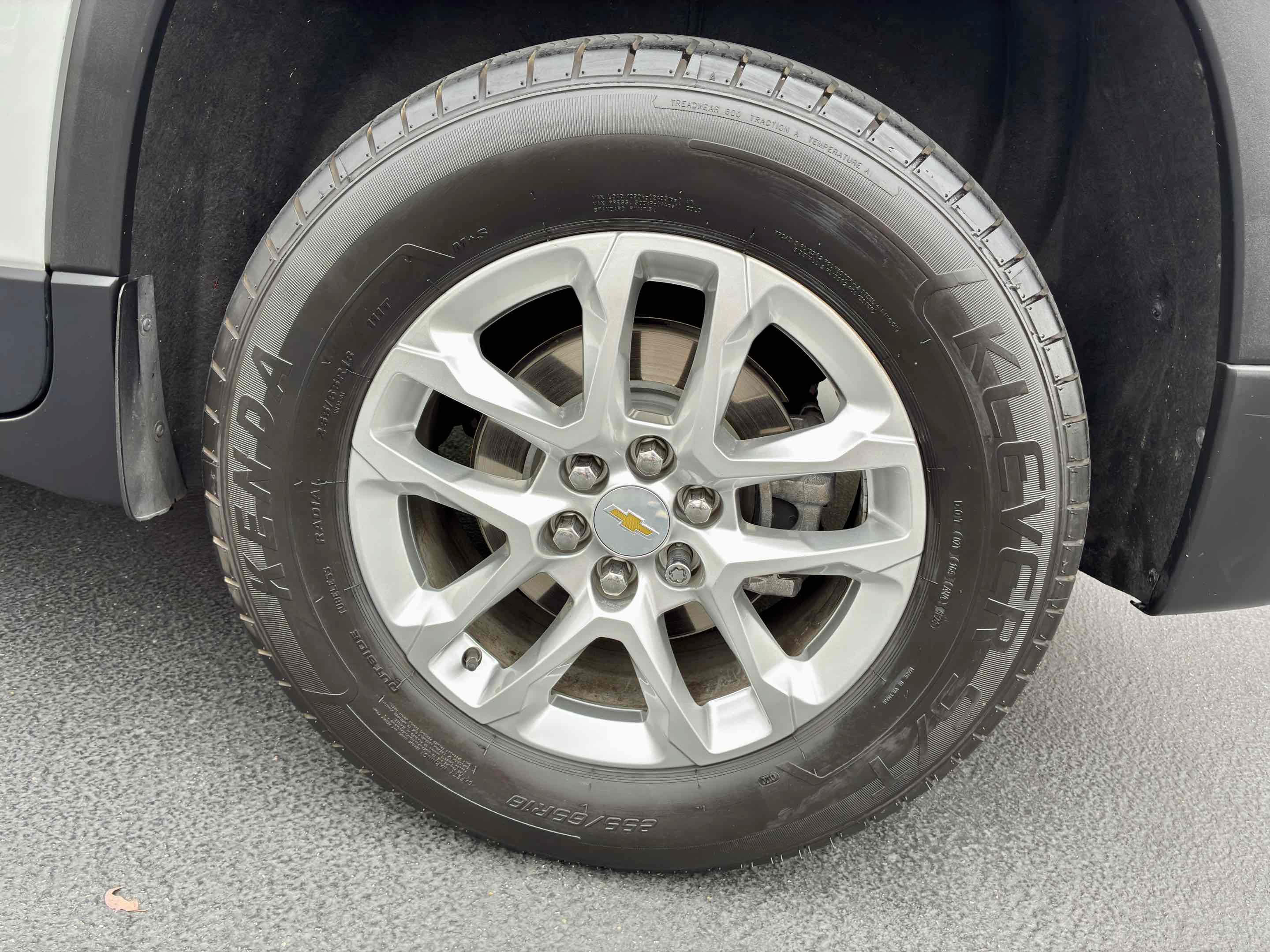 Used 2020 Chevrolet Traverse LS FWD image 14