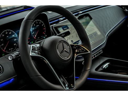New 2026 Mercedes-Benz E 350 4MATIC Sedan image 10