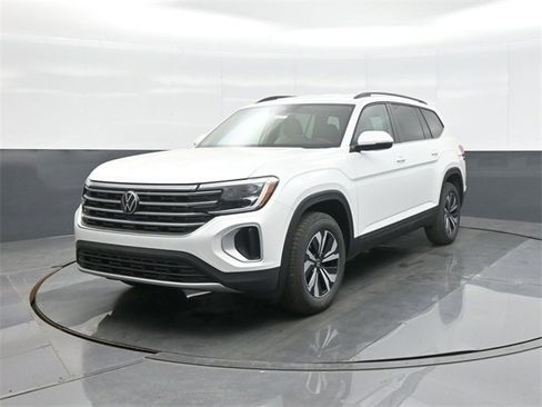 New 2026 Volkswagen Atlas SE image 3