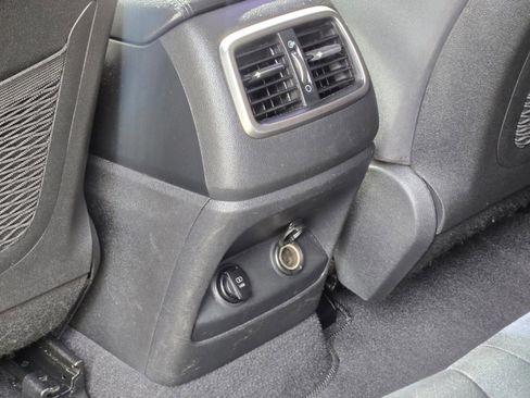 Used 2020 Kia Sorento LX FWD image 14