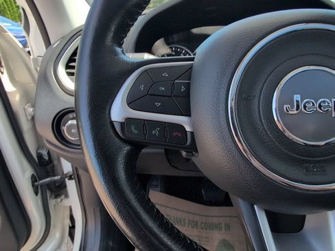 Used 2018 Jeep Renegade Latitude w/ Safety & Security Group AWD/4WD image 26