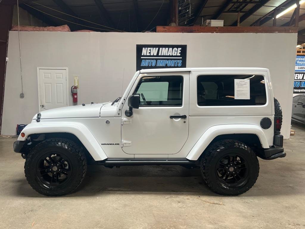Used 2017 Jeep Wrangler Sahara AWD/4WD image 7