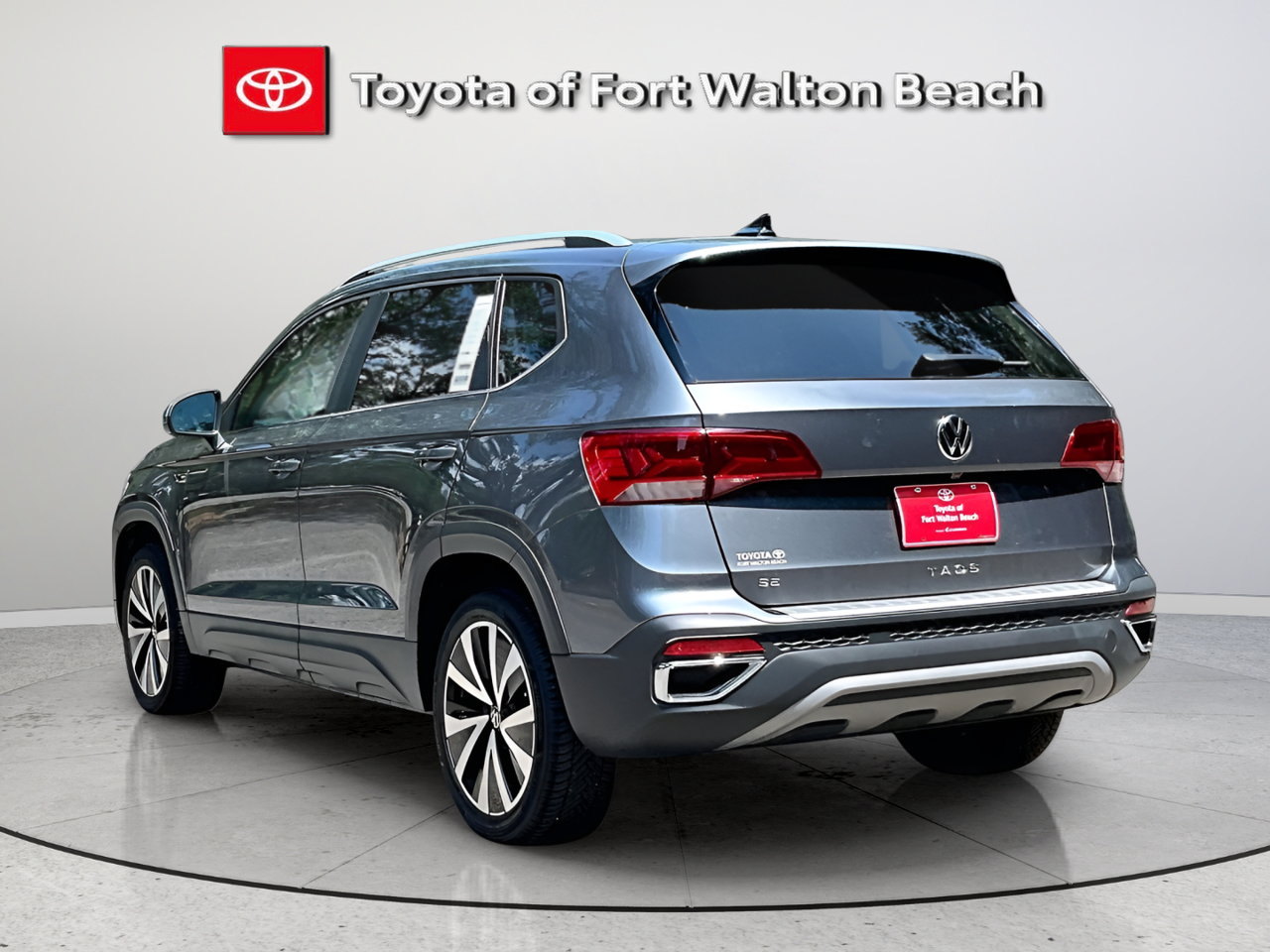 Used 2022 Volkswagen Taos SE w/ IQ.Drive SE Package FWD image 4