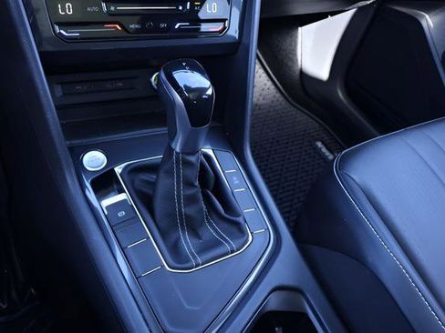Certified 2023 Volkswagen Tiguan SE FWD image 29