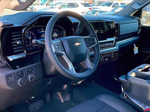 New 2025 Chevrolet Silverado 1500 LT image 9