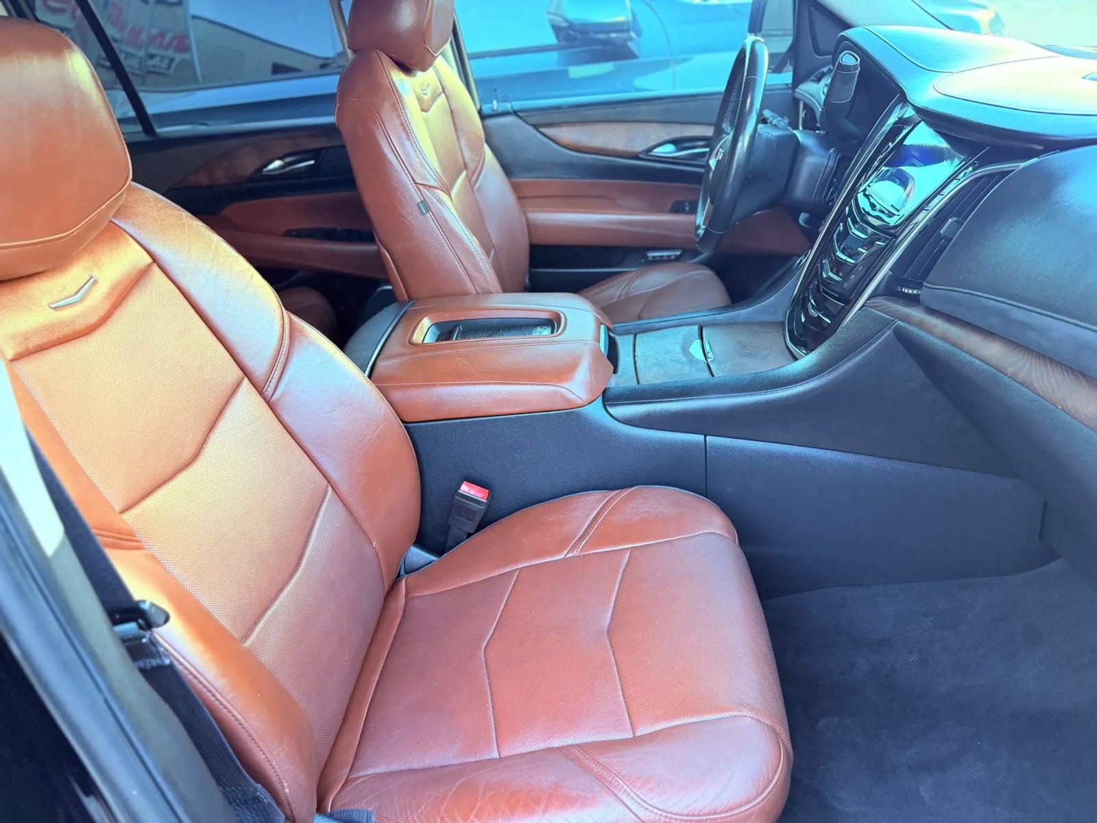 Used 2016 Cadillac Escalade ESV Luxury AWD/4WD image 17