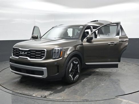 Used 2024 Kia Telluride S image 52
