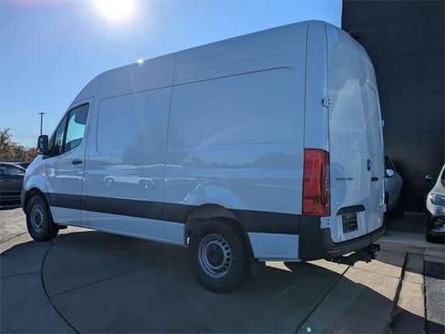 Used 2025 Mercedes-Benz Sprinter 2500 image 6