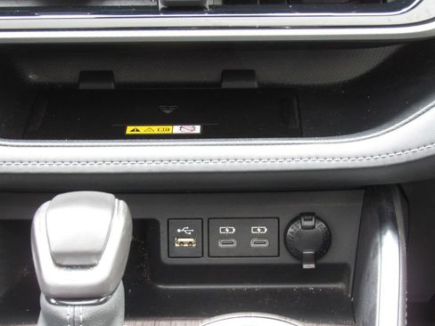 Used 2023 Toyota Highlander Platinum AWD/4WD image 31