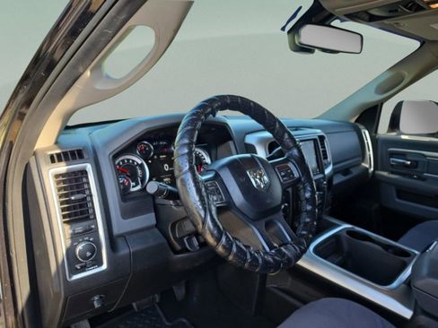 Used 2018 RAM 2500 SLT w/ Luxury Group AWD/4WD image 13