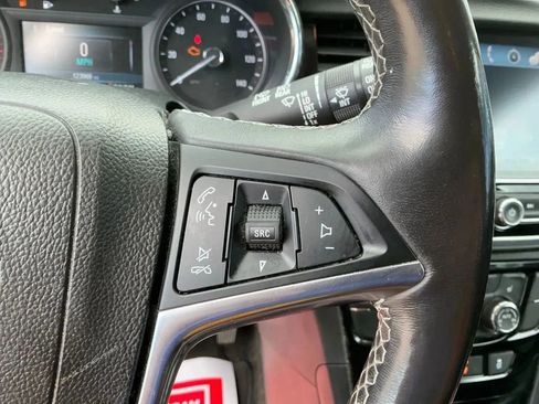 Used 2019 Buick Encore Essence image 28