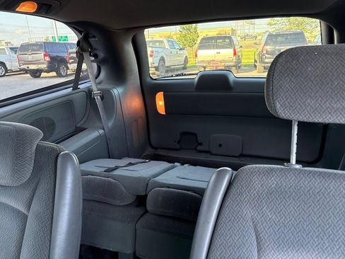 Used 2005 Dodge Grand Caravan SXT FWD image 18