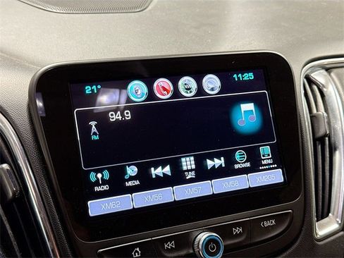 Used 2017 Chevrolet Malibu Premier image 16