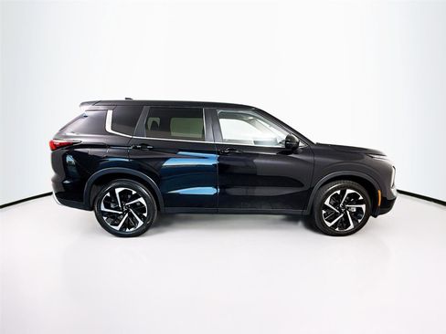 Used 2024 Mitsubishi Outlander SE image 8