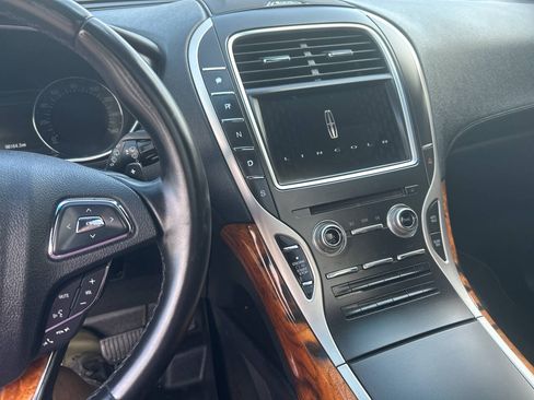 Used 2016 Lincoln MKX Reserve w/ Climate Package AWD/4WD image 8
