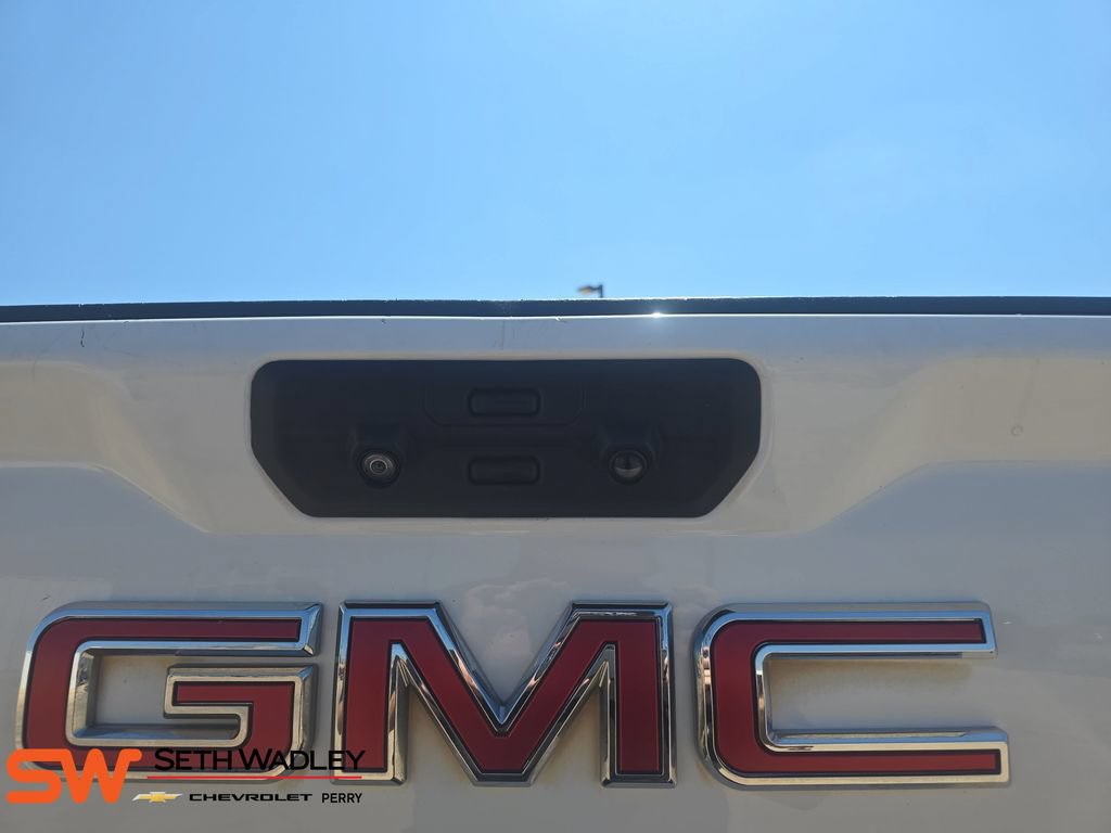 Used 2022 GMC Sierra 2500 AT4 w/ AT4 Premium Plus Package AWD/4WD image 13