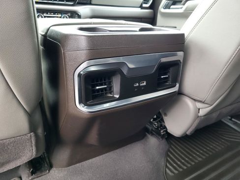 Used 2022 Chevrolet Silverado 1500 LTZ w/ Z71 Off-Road Package AWD/4WD image 13