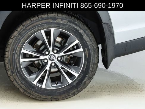 Used 2018 Toyota Highlander LE image 7