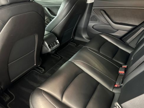 Used 2018 Tesla Model 3 Mid Range image 25