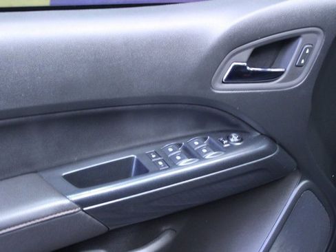 Used 2022 GMC Canyon AT4 image 13