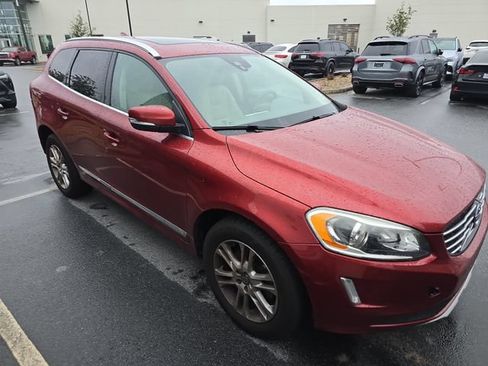 Used 2016 Volvo XC60 T5 Premier w/ Proximity Package FWD image 2