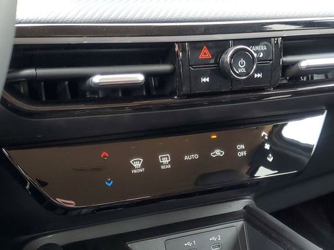 New 2025 Nissan Kicks SR image 21