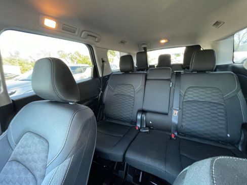 Used 2025 Nissan Pathfinder SV image 40