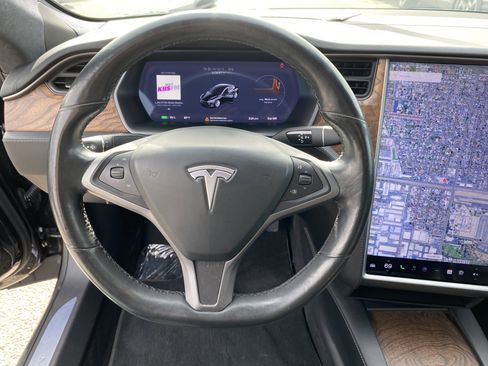 Used 2018 Tesla Model S 75D image 10