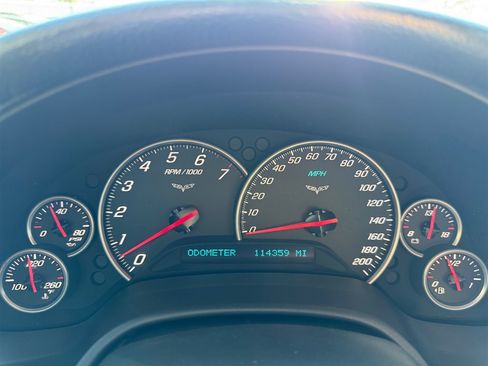 Used 2006 Chevrolet Corvette Convertible w/ Preferred Equipment Group RWD image 20