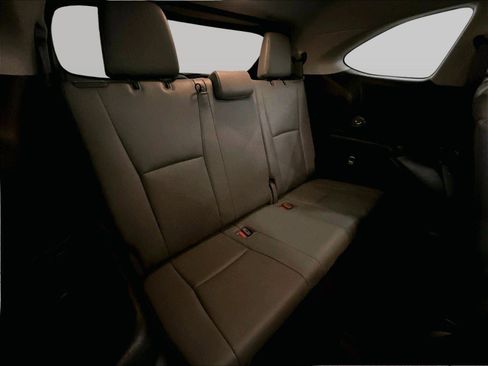Used 2020 Toyota Highlander XLE AWD/4WD image 27