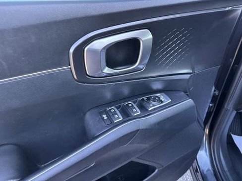 Used 2024 Kia Sorento S image 20