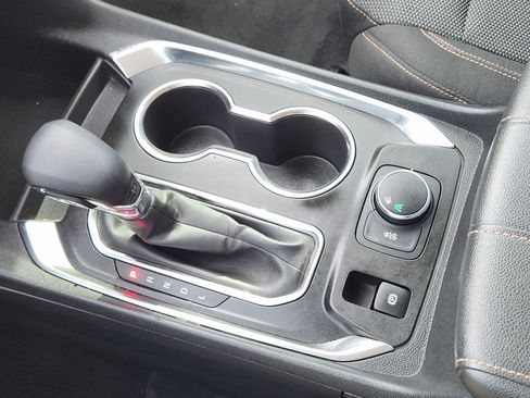 Used 2021 Chevrolet Traverse LS image 20