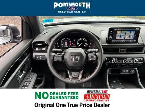 Used 2025 Honda Pilot TrailSport image 7