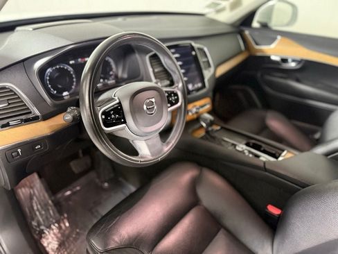 Used 2021 Volvo XC90 T6 Momentum w/ Protection Package Premier AWD/4WD image 16
