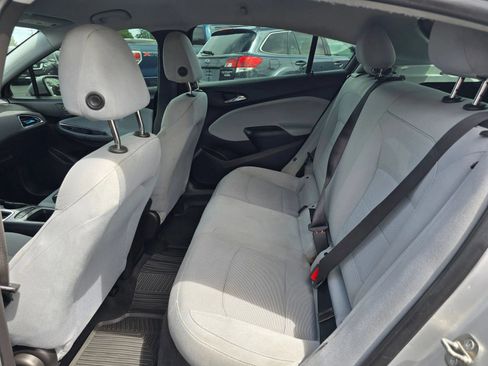 Used 2019 Chevrolet Cruze LS FWD image 17