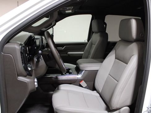 New 2025 GMC Sierra 2500 SLT w/ SLT Premium Package image 12