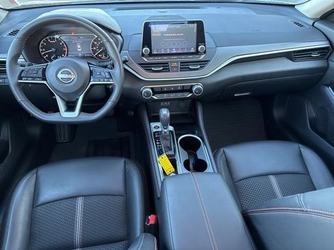 Certified 2024 Nissan Altima 2.5 SR image 2