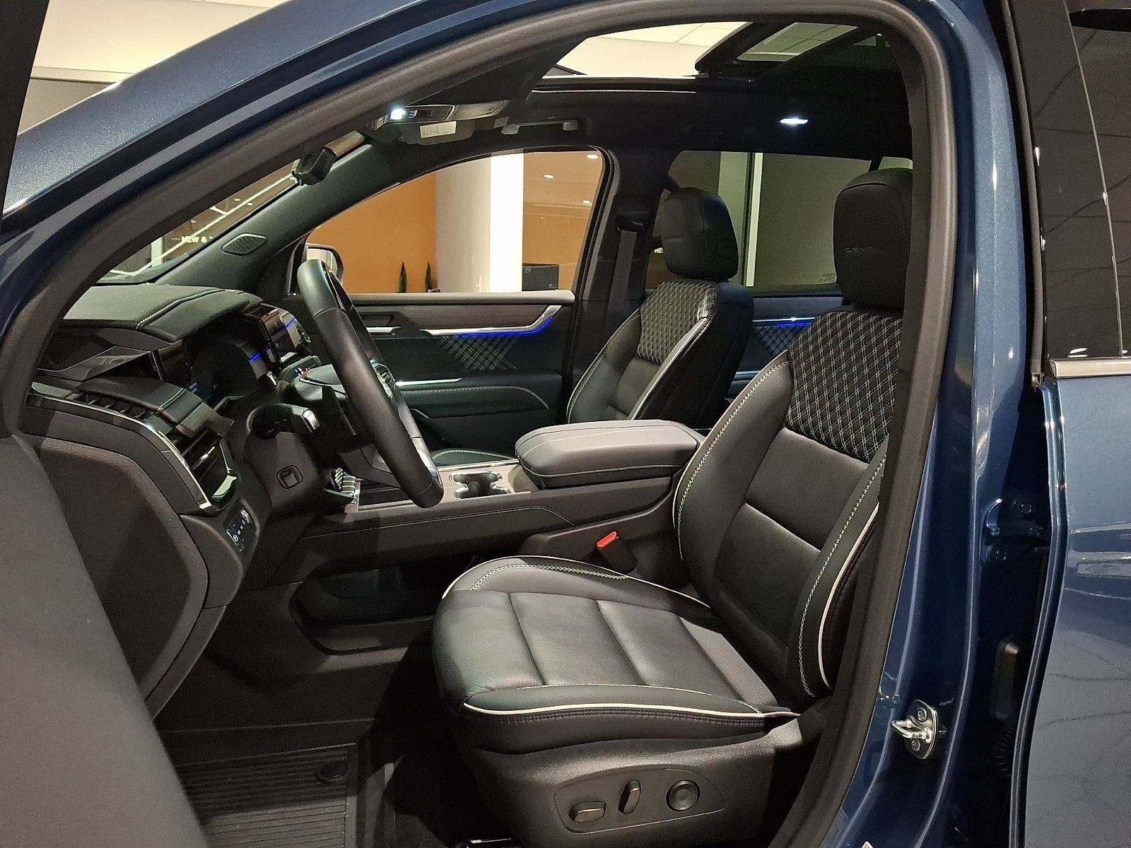 Certified 2026 GMC Acadia Denali w/ Super Cruise Package AWD/4WD image 14