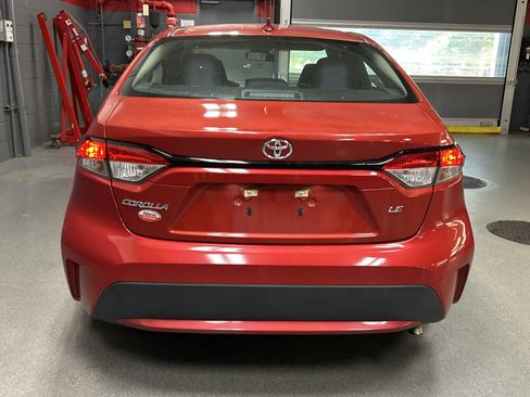 Used 2020 Toyota Corolla LE FWD image 6