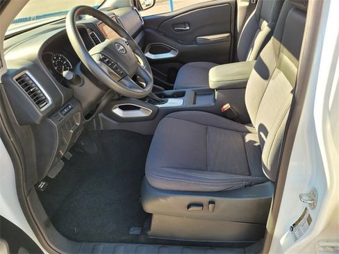 Used 2023 Nissan Frontier SV w/ Tow Package image 10