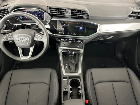 New 2025 Audi Q3 2.0T Premium image 12