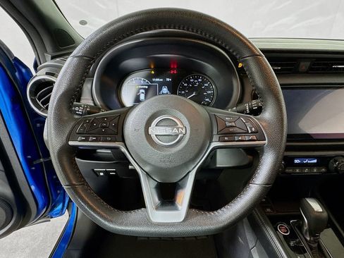 Used 2024 Nissan Kicks SR image 9