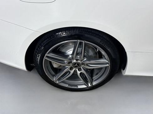 Used 2018 Mercedes-Benz E 400 E 400 image 31