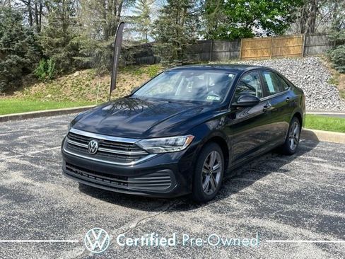 Certified 2024 Volkswagen Jetta SE w/ Panoramic Sunroof Package FWD image 1