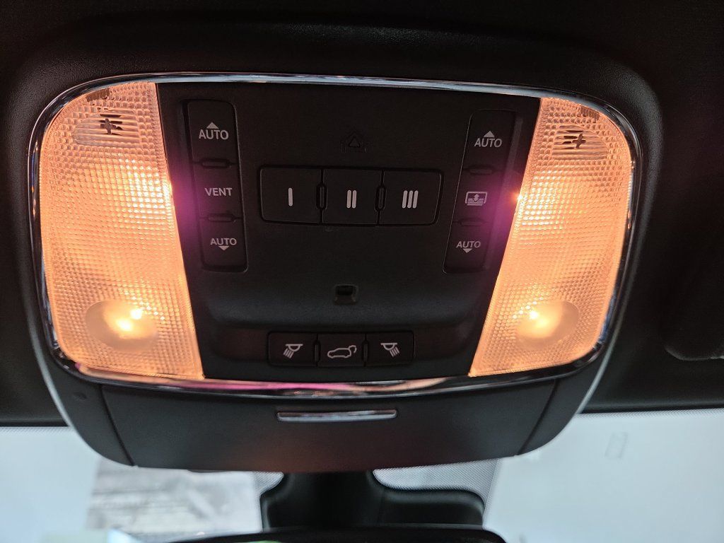 Used 2018 Jeep Grand Cherokee Limited w/ Luxury Group II AWD/4WD image 47