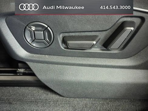Used 2023 Audi Q8 Premium w/ Convenience Package AWD/4WD image 17