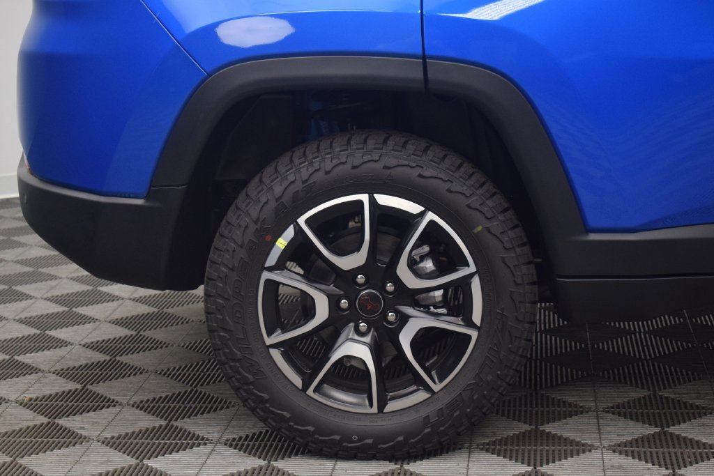 New 2026 Jeep Compass Trailhawk w/ Sun, Sound & Navigation Group AWD/4WD image 8